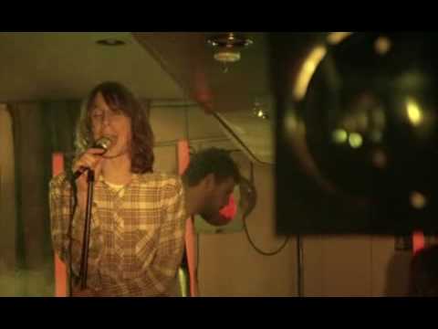 Desmond & The Tutus - Peter