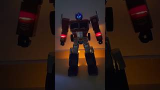 Download lagu Adult Collectors Robosen Bumblebee Megatron Optimus Prime and Grimlock! #transformers #robosen mp3