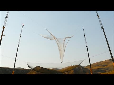 Skydiver Free Falls 25,000 Feet With No Parachute