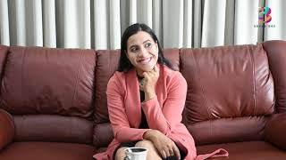 Nikhita Gandhi, I would love to see  Asha Bhosle sing &#39;mujhe chand pe le chalo&#39;