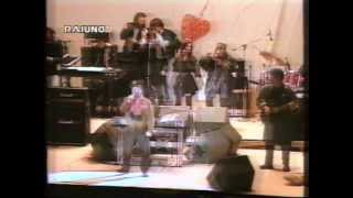 Lucio Dalla - Liberi (live stazione Termini 1993)