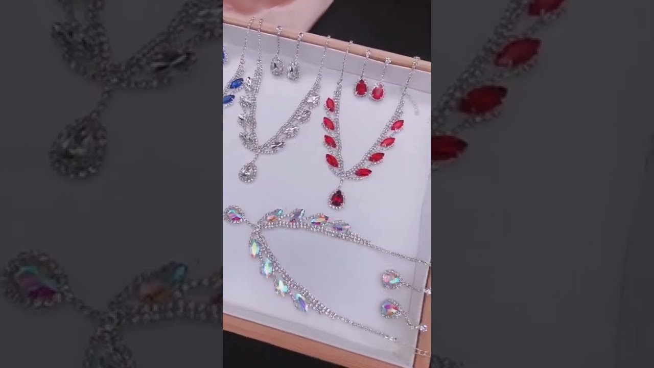 Parure Bijoux Avec Collier Et Boucles D'oreilles