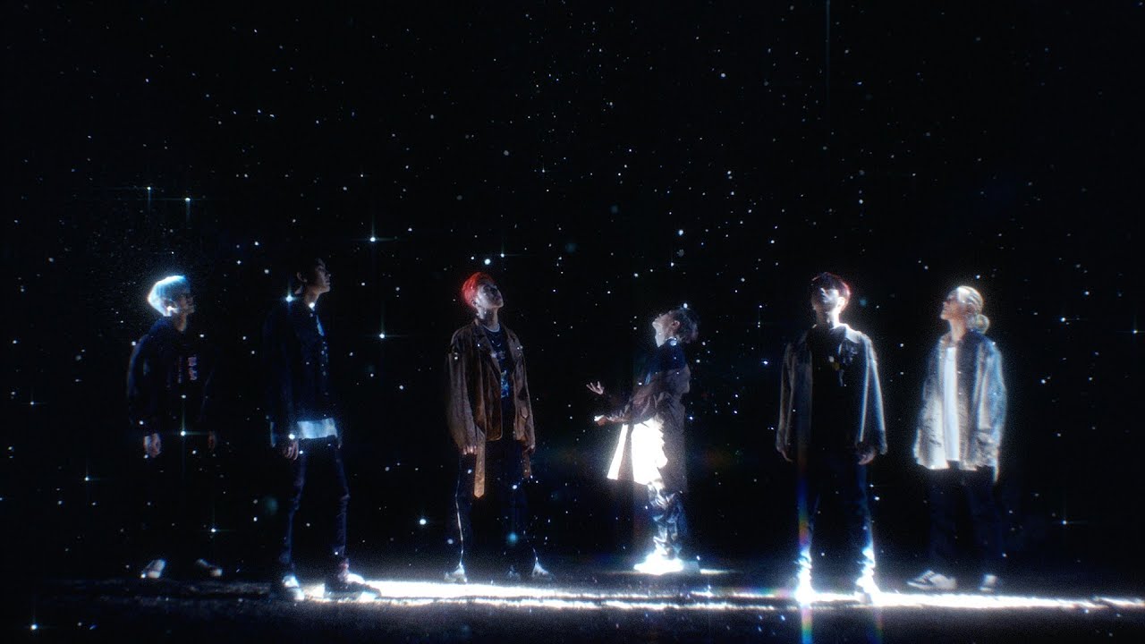 IKON (read: icon) is a 6-member boy group belonging to YG ENTERTAINMENT, which has many global artists such as BIGBANG and BLACKPINK.