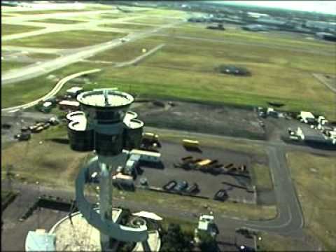 Airliner action at Sydney Airport 2001