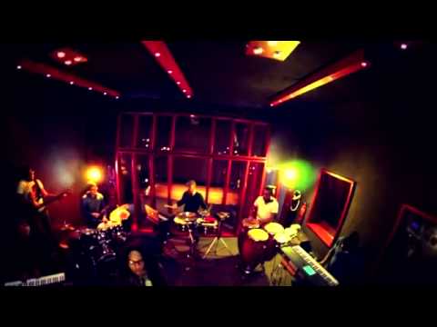 R T D Studio Sessions Cache Royale Ft Rocco Flava ABO MI MESTER lyrics