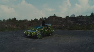 OJITOS BONITOS Lyrics English Translation