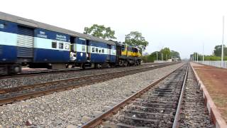 preview picture of video 'Shaktipunj Express sprints at 100Kmph with a unique dressed Patratu Power!!'