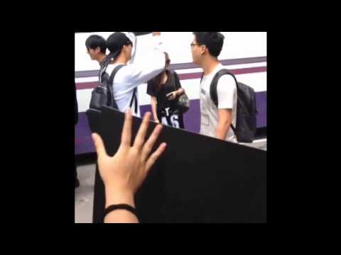 bambam jackson (Got7) taecyeon (2PM)  fanservice JYP Nation in Hong Kong airport