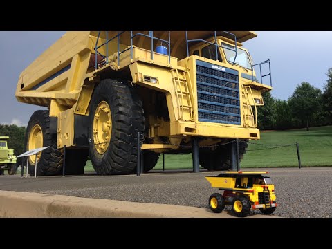 LEGO City Mine 4202 Mining Truck - compared to REAL Dump Truck!
