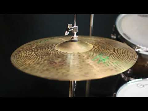 Istanbul Agop 16" Signature Hi Hats - 1089g/1271g