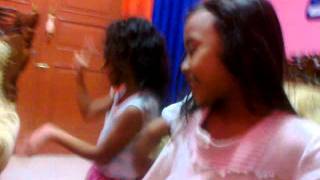 Download lagu Kembar Srikandi.mp4 mp3