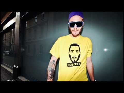 Robert M - For Love ft. Akil Wingate (Club Mix)