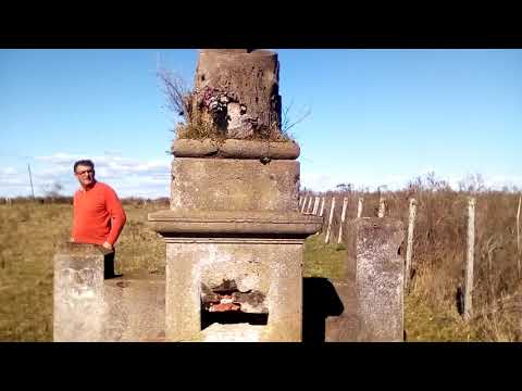 "MAUSOLEO" RURAL. RUTA N° 7. ENTRE CASUPÁ Y REBOLEDO - La Macana "Corazón del Mundo"