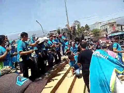 Joget heboh "konco mesra"