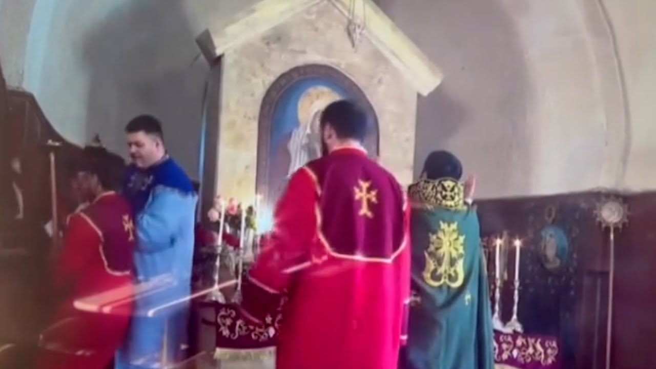 Փաշինյանի մասնակցությամբ պատարագի ժամանակ սարկավագն ուշագնաց է եղել