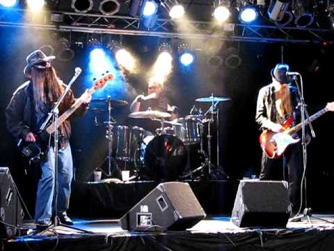 La Grange / ZZ Top tribute band @ Neison's 11/25/09 (Brian, Chris, and Kenner)