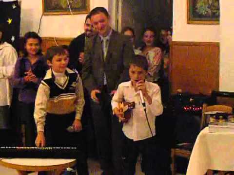 Parteneriat GLODEANU SARAT -SAELELE Recital Mihai&Alex.wmv