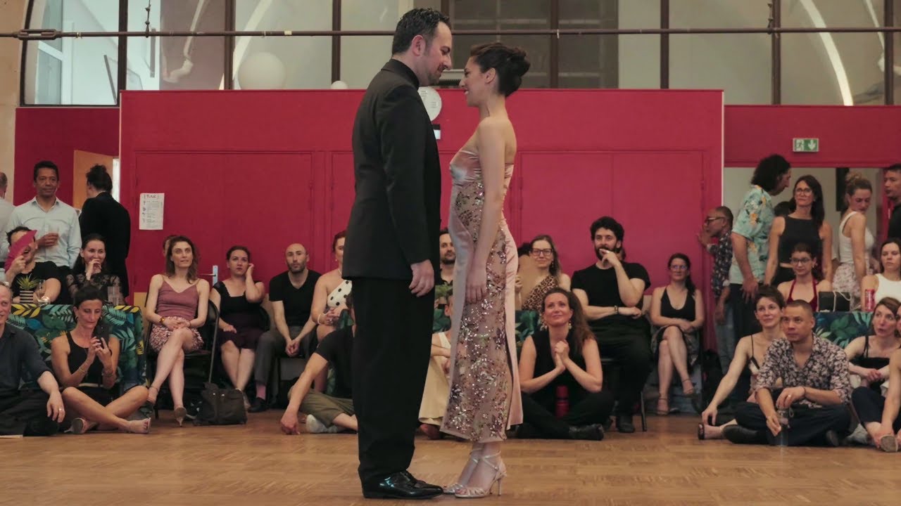 Video thumbnail for Francesca Sutera and Giovanni Eredia - Tal vez sera su voz