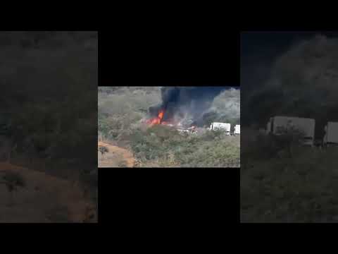 Grave acidente seguido de incêndio deixa um morto na BR-116, em Nova Itarana #br116 #novaitarana