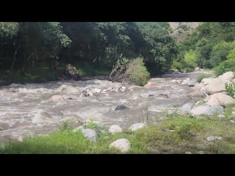Rio de corriente fuerte en el Rodeo ,Catamarca 