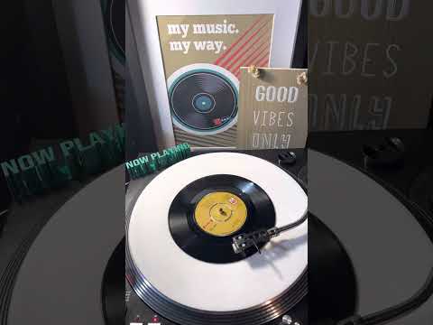 Bill Withers - Lean On Me ( Vinyl 45 ) From 1972 .