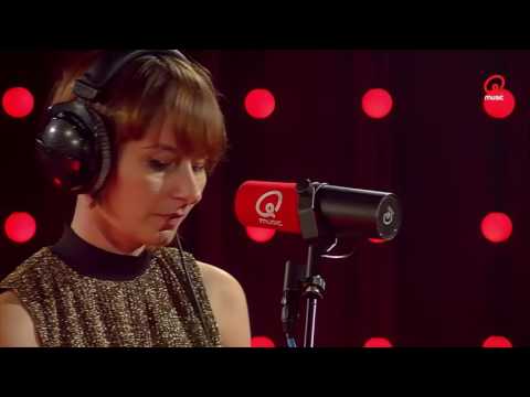 The BSMNT: Hydrogen Sea - Beating Hearts (Live op Q)