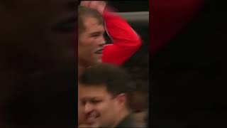 James “The Sandman” Irvin flatlines Terry Martin with a brutal flying knee. #ufc #knockout