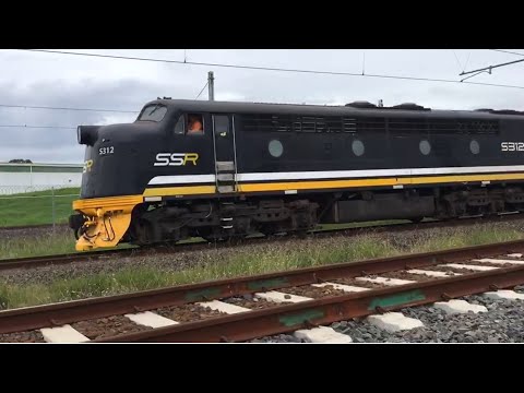 Streamliners in Dandenong S312 On Spoil Train and B76 On Maryvale Paper Train 4/3/20