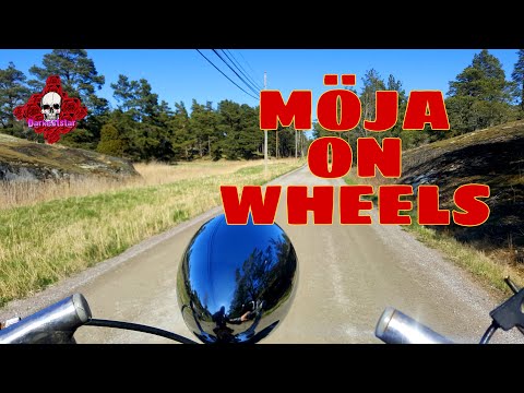 Moja on wheels : A biketrip thru Möja island, Sweden