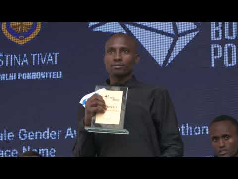 Drugi Bokeški polumaraton - dodjela medalja, Trg od oružja 11. 12. 2022.