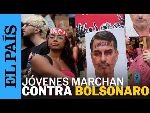 «TESOURAÇO»: estudiantes rechazan plan de austeridad de Bolsonaro | EL PAÍS
