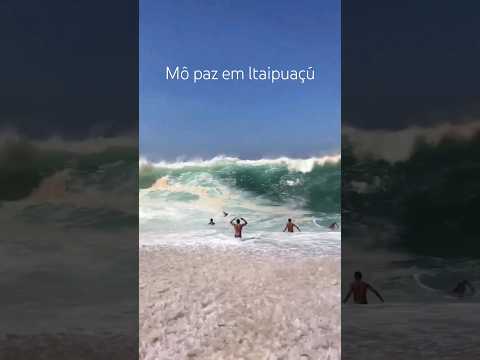 Itaipuaçú - Maricá Vou ali colocar o pé na água parte 2 kkkkkk #itaipuaçu #maricarj #rj rj