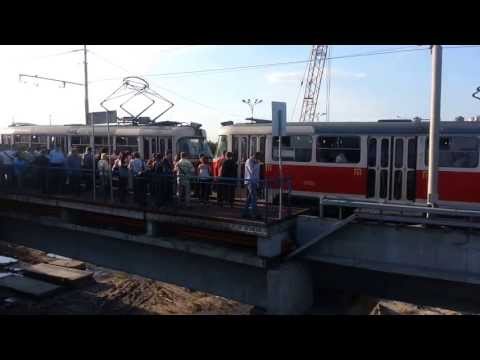 Сбой в движение скоростного трамвая на Левом берегу