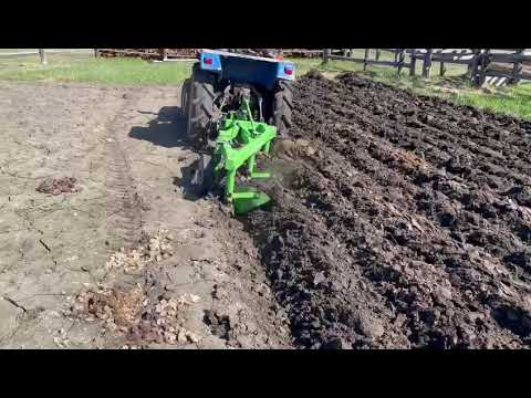 ЯПОНСКИЙ МИНИТРАКТОР MITSUBISHI MT2201 РАБОТА ПЛУГОМ.