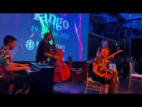 Fin de show en Bucharest - El Cachivache Quinteto - Milonga