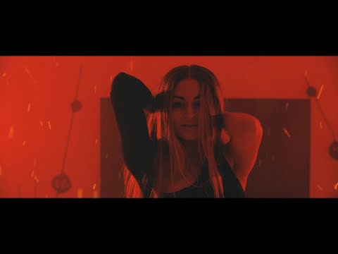 SHAVI - SZÍVEN SZÚR (Official Music Video)