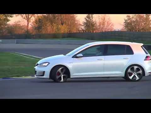🎥 Volkswagen Golf 7 GTD Vs Golf 7 GTI 🏁
