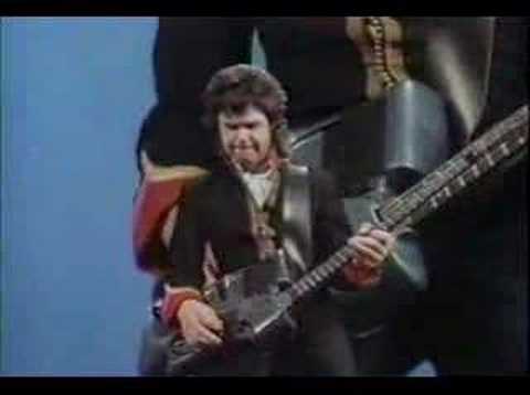 Gary Moore & Phil Lynott- Out in the Fields