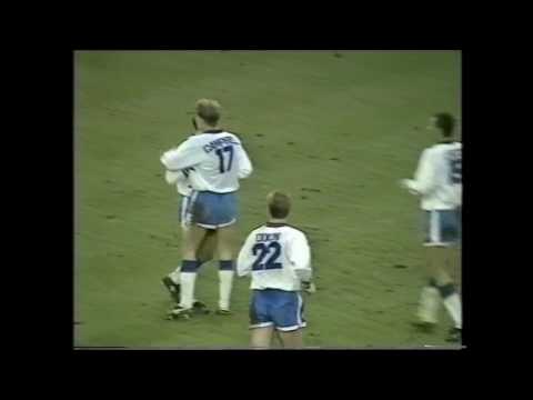 Scott Oakes beats 6 Rams players