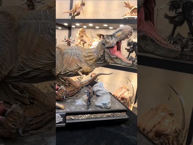 Vídeo relacionado con Prime 1 Studio Jurassic World: Fallen Kingdom - Figura decorativa (1/15 T-Rex & Carnotaurus, 90 cm)