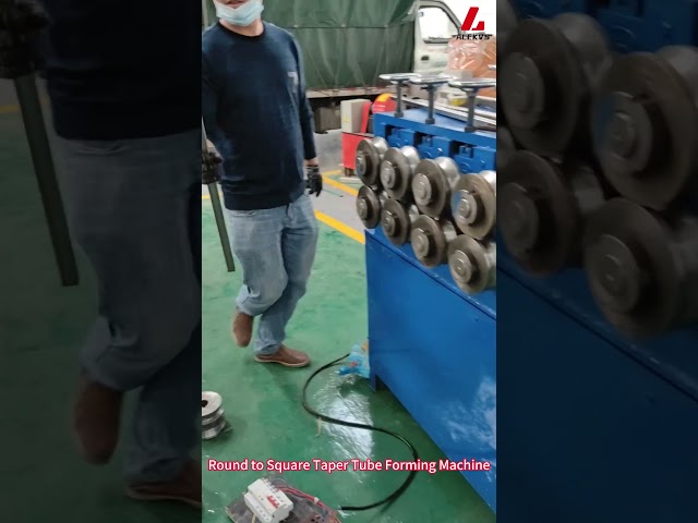 Wideo z maszyny do formowania rur stożkowych okrągłych i kwadratowych