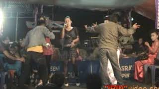 Download lagu RONGGENG KOMBINASI PONGDUT ~ KAREMBONG KAYAS mp3