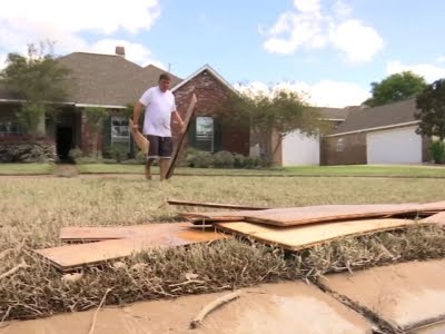 Louisiana Residents Begin Assessing Flood Damage - YouTube