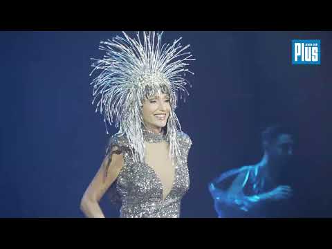 Bujará oslava Sisinej 60 ky 17 outfitov, divočina na pódiu! Divadlo sa otriasalo v základoch