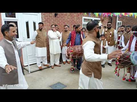 best Pakistani wedding dhol group safeer shahzad Dholi UK and Pakistan Best dhol group dhol video