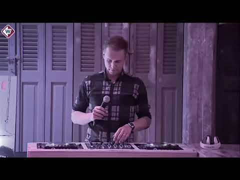 Armin van Buuren and Gavin DeGraw call each other's names.