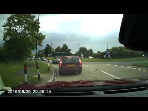Crap driving UK: Overtaking on roundabout exit A46 Evesham