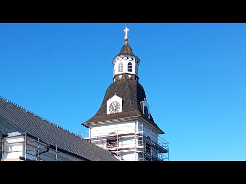 Västerlösa kyrka & kyrkogård.