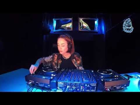 The Blue Oyster: Anna Borsuk / 29.06 / 17 - 18