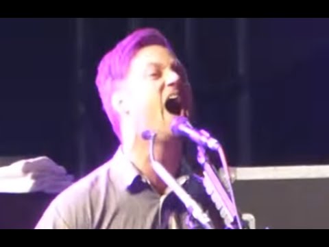 Modest Mouse - Float On (Riot Fest Denver, 8/29/2015)